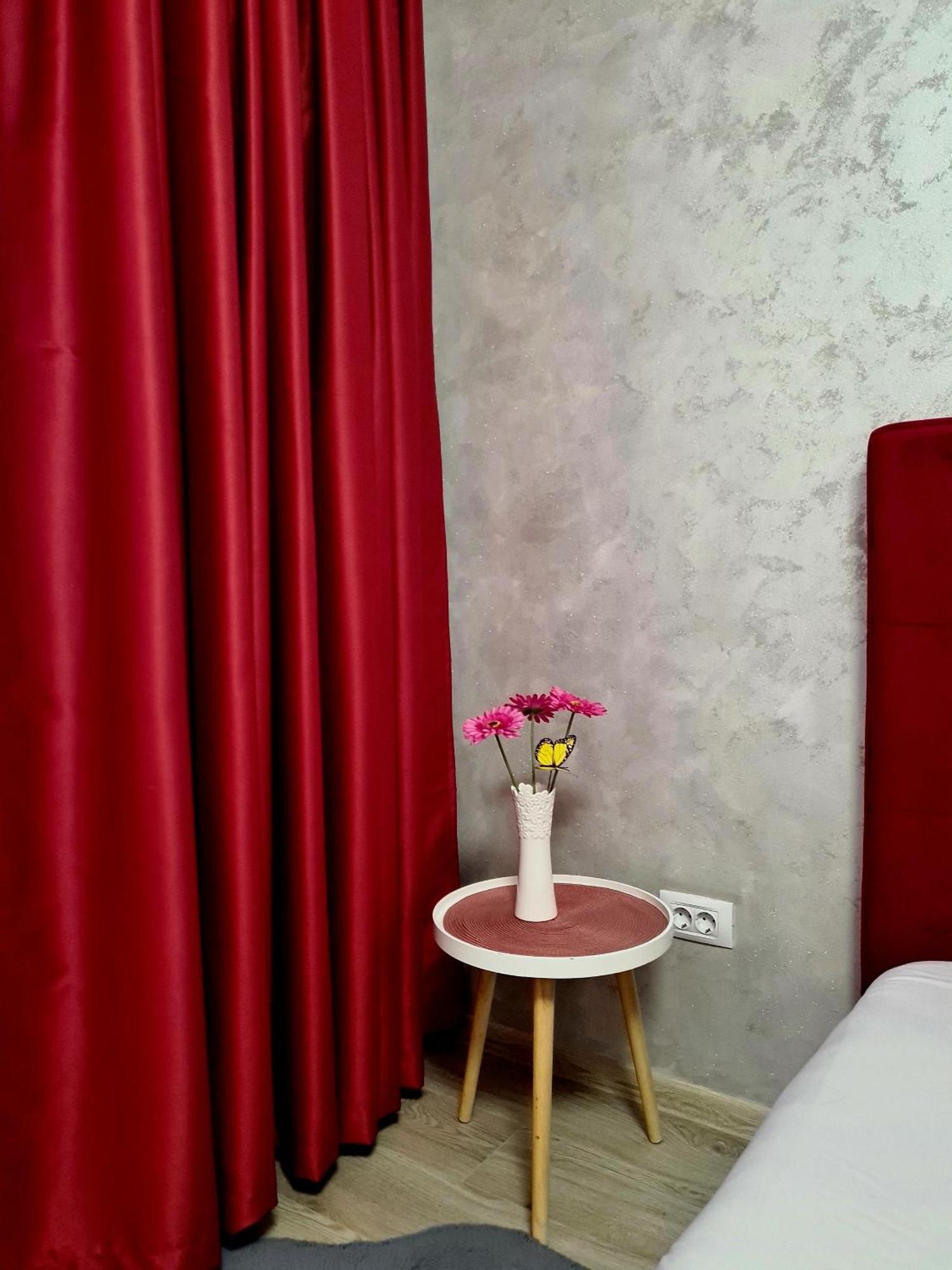 Studio Red Apartamento Braşov Exterior foto